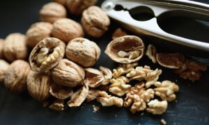 Brain foods walnuts